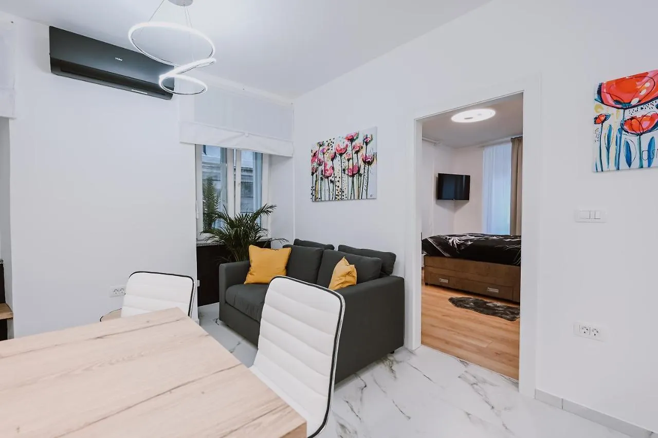 Old Square Apartment Rijeka Croatia
