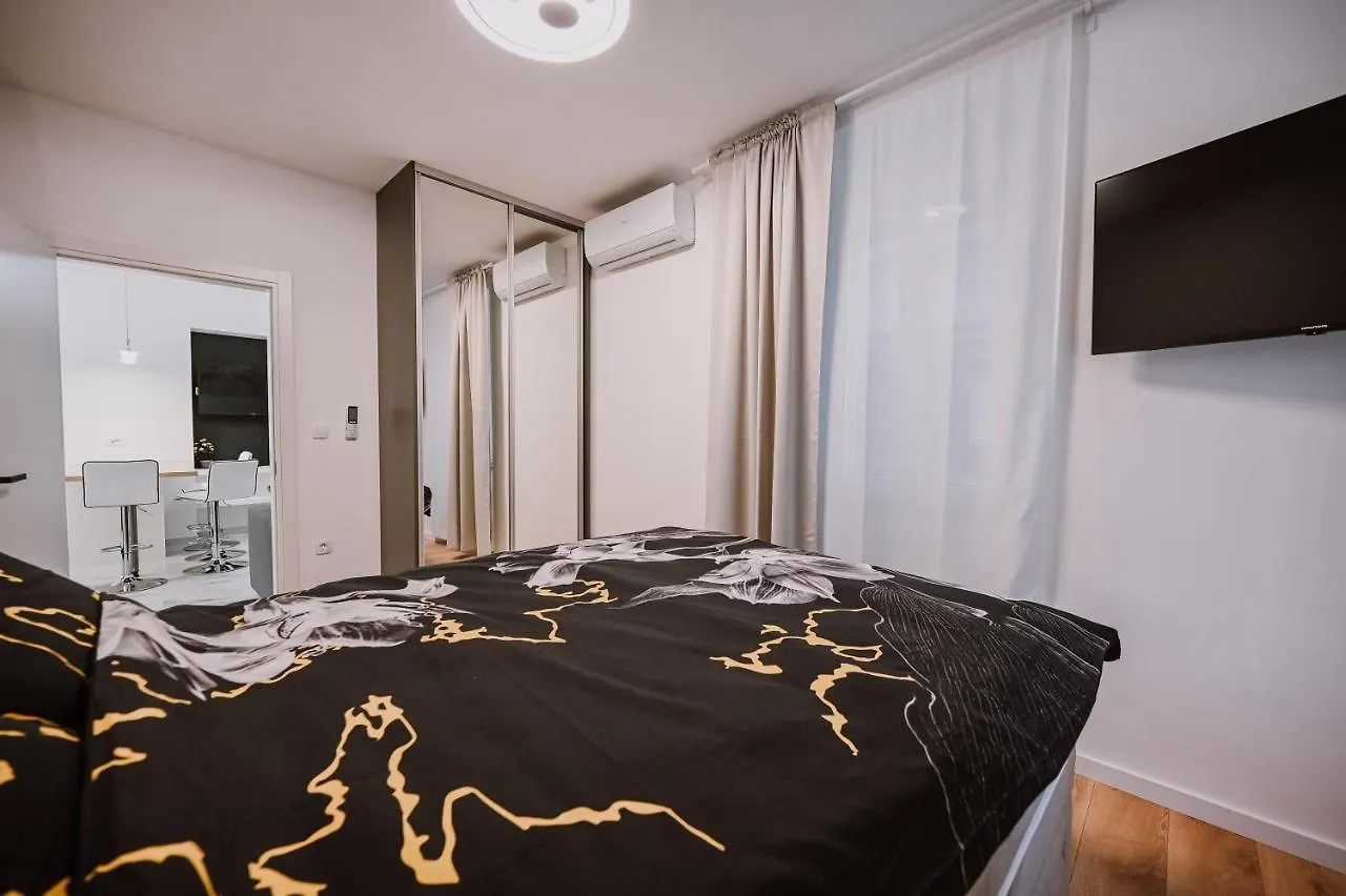 Old Square Apartment Rijeka